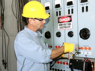 Engleton Electric Co, LLC industrial electrician in Howellville, TX.